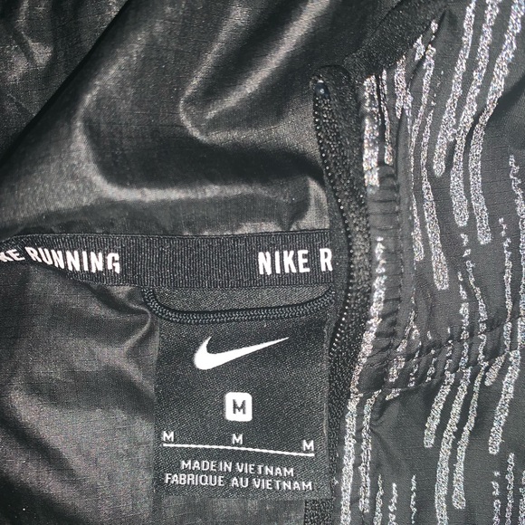 Nike running windbreaker (PRICE DROP) - Picture 2 of 3